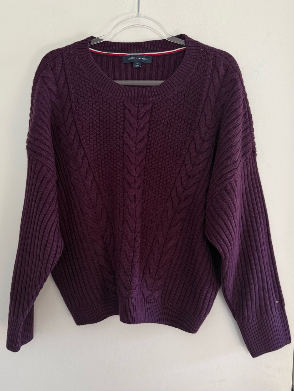 Tommy Hilfiger Women’s L Burgundy Cable Knit Crewneck Sweater Flag Logo